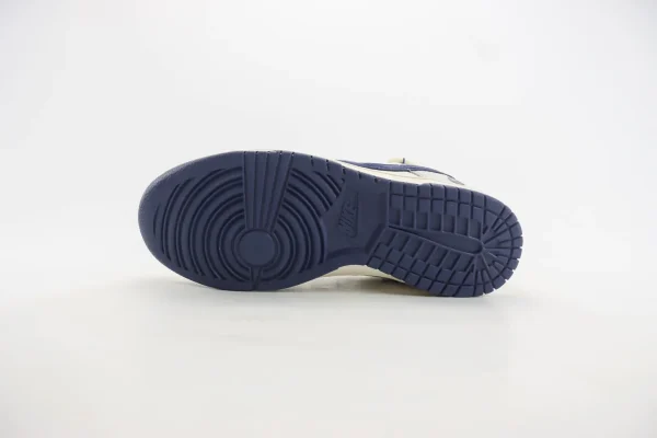 Nike SB Dunk Low x Bape - Image 4
