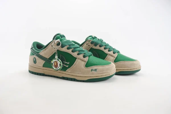 Nike SB Dunk Low x Bape - Image 2