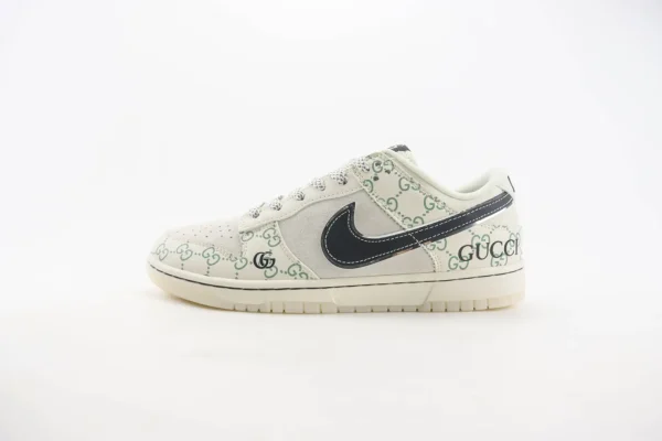 Nike SB Dunk Low x GUCCI