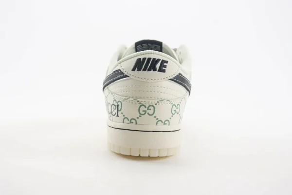 Nike SB Dunk Low x GUCCI - Image 6