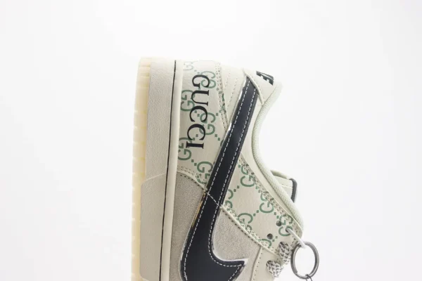 Nike SB Dunk Low x GUCCI - Image 7