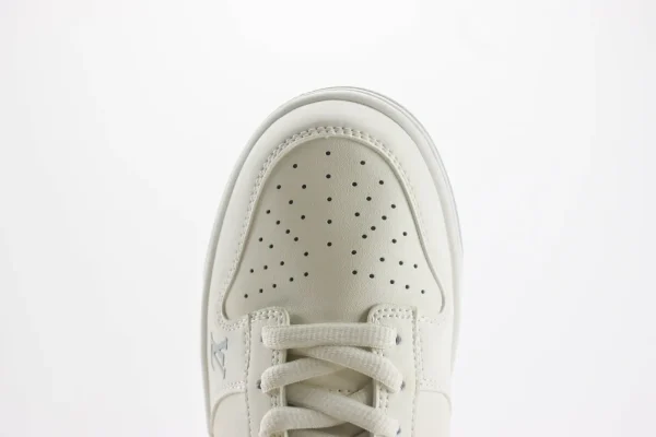 Nike SB Dunk Low x LV - Image 8