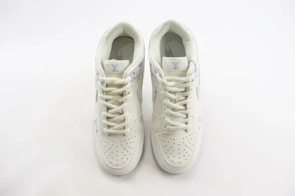 Nike SB Dunk Low x LV - Image 5