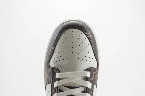 Nike SB Dunk Low x LV - Image 8