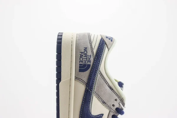 Nike SB Dunk Low x The North Face - Image 7