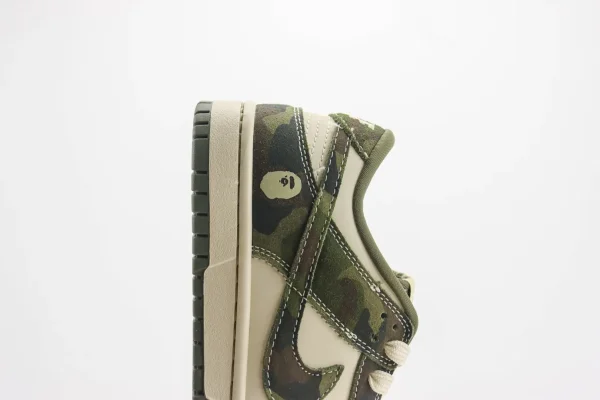 Nike SB Dunk Low x Bape - Image 7
