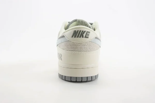 Nike SB Dunk Low x Dior - Image 6