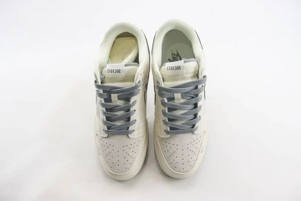 Nike SB Dunk Low x Dior - Image 5