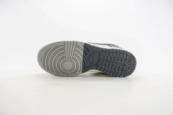 Nike SB Dunk Low x The North Face - Image 4