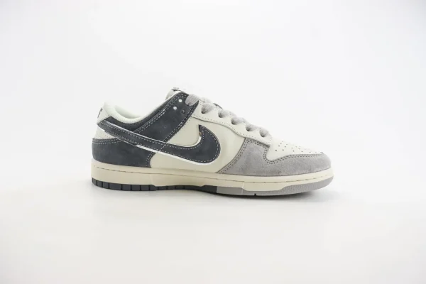 Nike SB Dunk Low x The North Face - Image 3