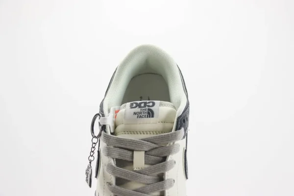 Nike SB Dunk Low x The North Face - Image 9