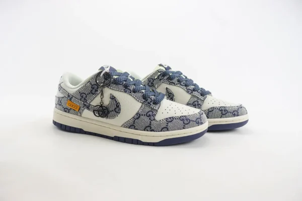 Nike SB Dunk Low x GUCCI - Image 2