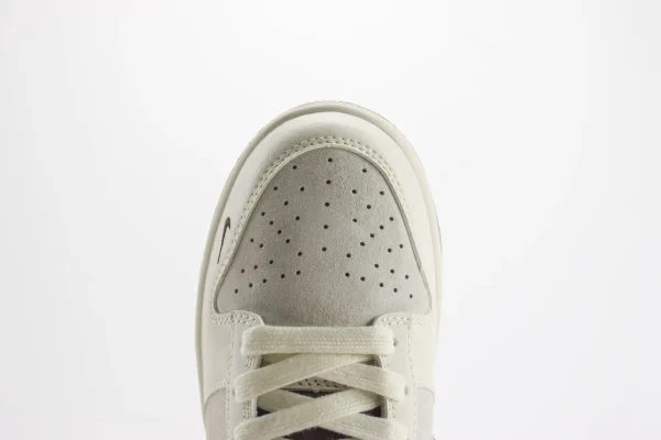 Nike SB Dunk Low x The North Face - Image 8