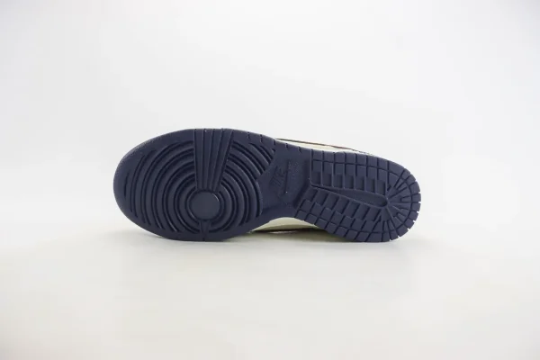 Nike SB Dunk Low x The North Face - Image 4