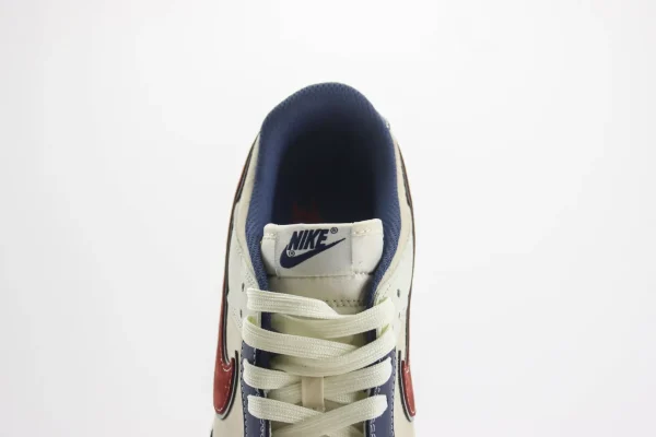Nike SB Dunk Low x The North Face - Image 9