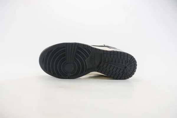 Nike SB Dunk Low x Stussy - Image 4