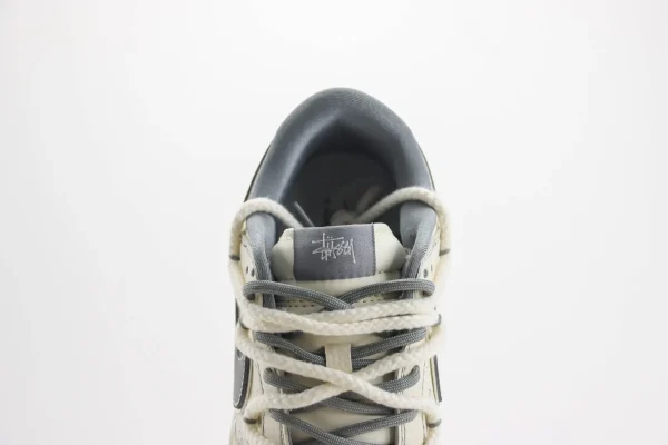 Nike SB Dunk Low x Stussy - Image 9