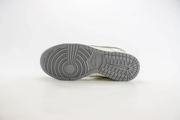 Nike SB Dunk Low x Stussy - Image 4
