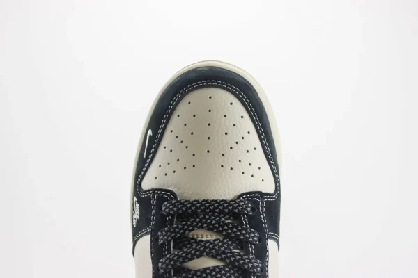 Nike SB Dunk Low x Stussy - Image 8