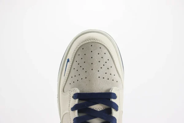 Nike SB Dunk Low x The North Face - Image 8
