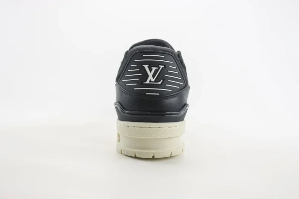 Louis Vuitton Trainer - Image 6