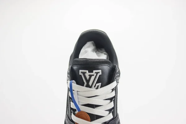 Louis Vuitton Trainer - Image 9