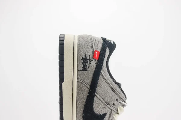 Nike SB Dunk Low x Stussy - Image 7
