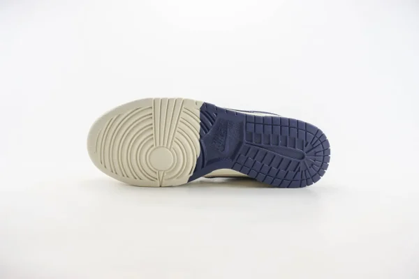 Nike SB Dunk Low x The North Face - Image 4