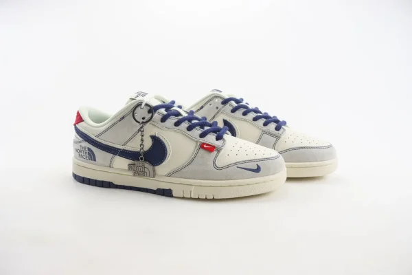 Nike SB Dunk Low x The North Face - Image 2