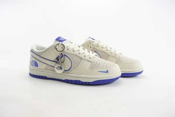 Nike SB Dunk Low x The North Face - Image 2