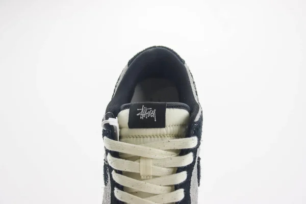 Nike SB Dunk Low x Stussy - Image 9