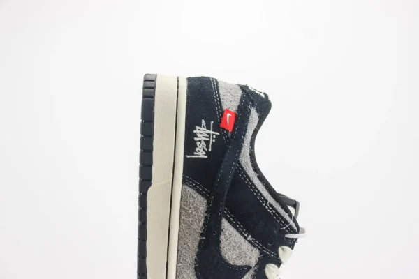 Nike SB Dunk Low x Stussy - Image 7