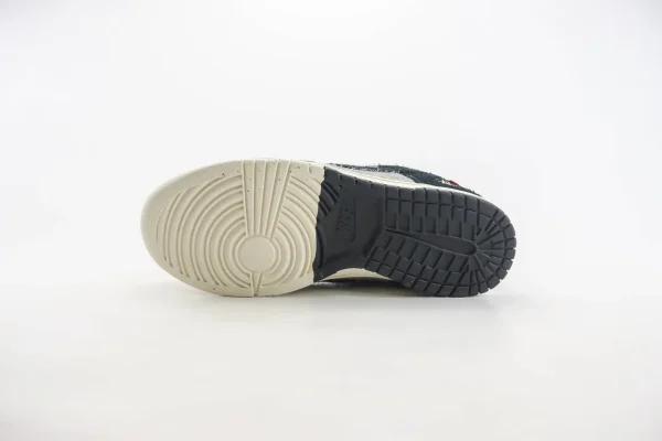 Nike SB Dunk Low x Stussy - Image 4