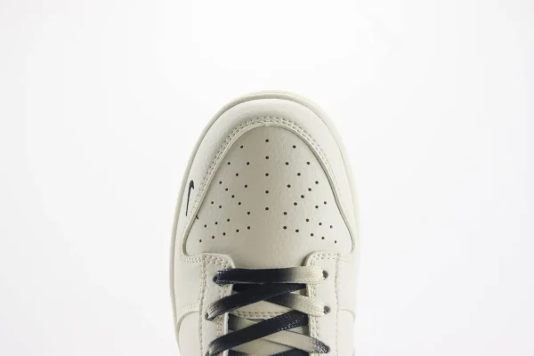 Nike SB Dunk Low - Image 8