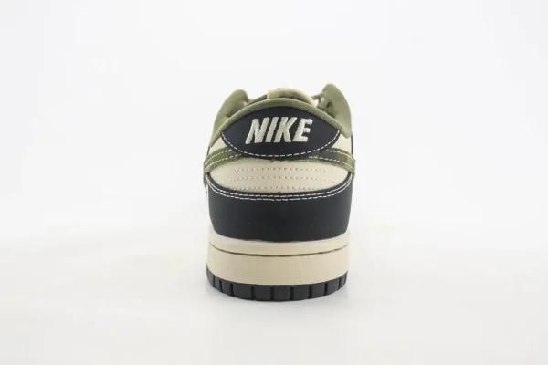 Nike SB Dunk Low x Bape - Image 6