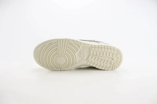 Nike SB Dunk Low x Stussy - Image 4