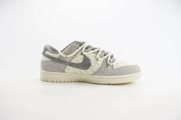 Nike SB Dunk Low x Stussy - Image 3