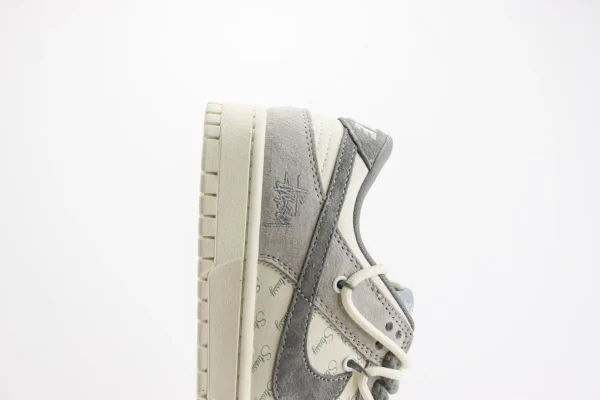 Nike SB Dunk Low x Stussy - Image 7