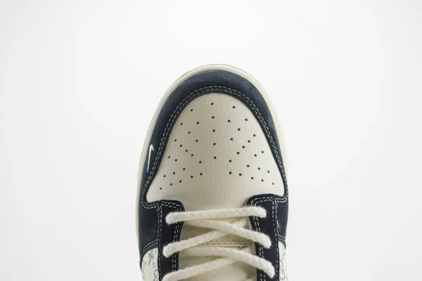 Nike SB Dunk Low x GUCCI - Image 8