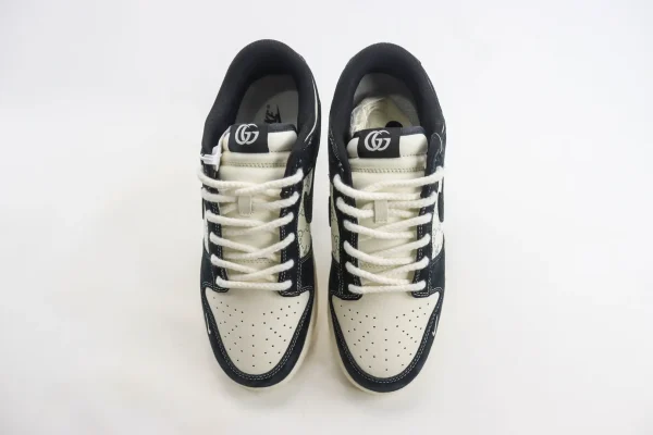 Nike SB Dunk Low x GUCCI - Image 5