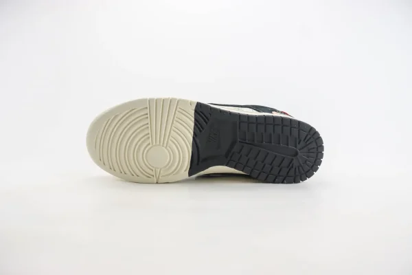 Nike SB Dunk Low x GUCCI - Image 4