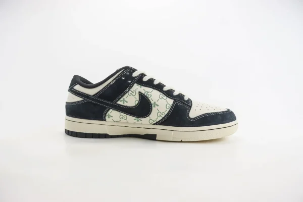 Nike SB Dunk Low x GUCCI - Image 3