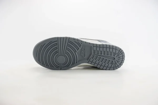 Nike SB Dunk Low x Stussy - Image 4