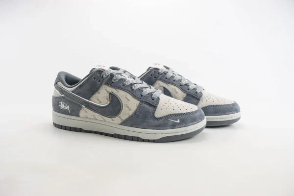 Nike SB Dunk Low x Stussy - Image 2