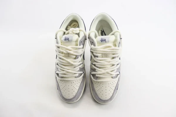 Nike SB Dunk Low x Stussy - Image 5