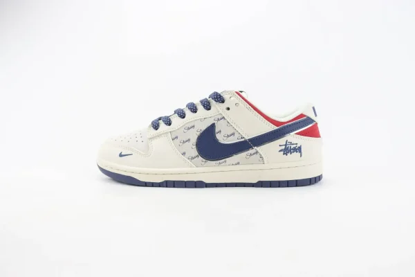 Nike SB Dunk Low x Stussy