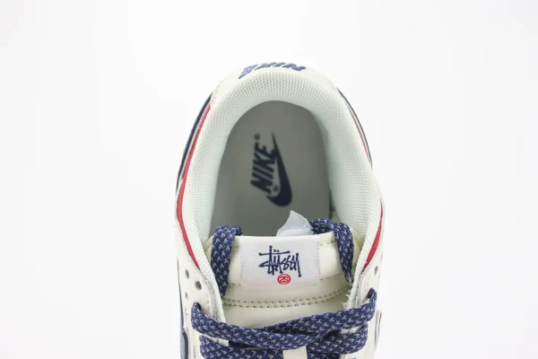 Nike SB Dunk Low x Stussy - Image 9
