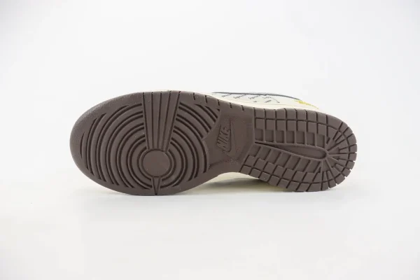 Nike SB Dunk Low x Stussy - Image 4