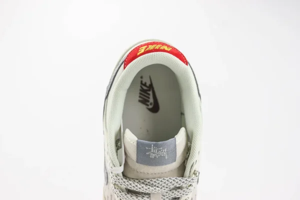 Nike SB Dunk Low x Stussy - Image 9