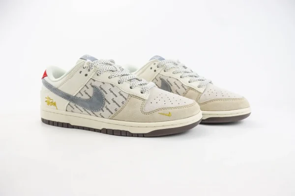 Nike SB Dunk Low x Stussy - Image 2